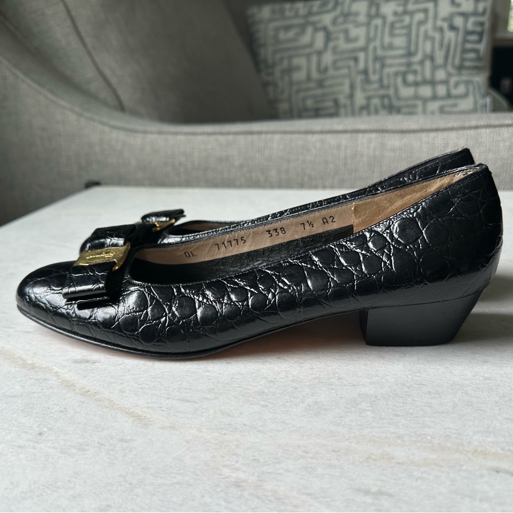 Salvatore Ferragamo “Vara” black crocodile embossed leather pumps, Size 7.5